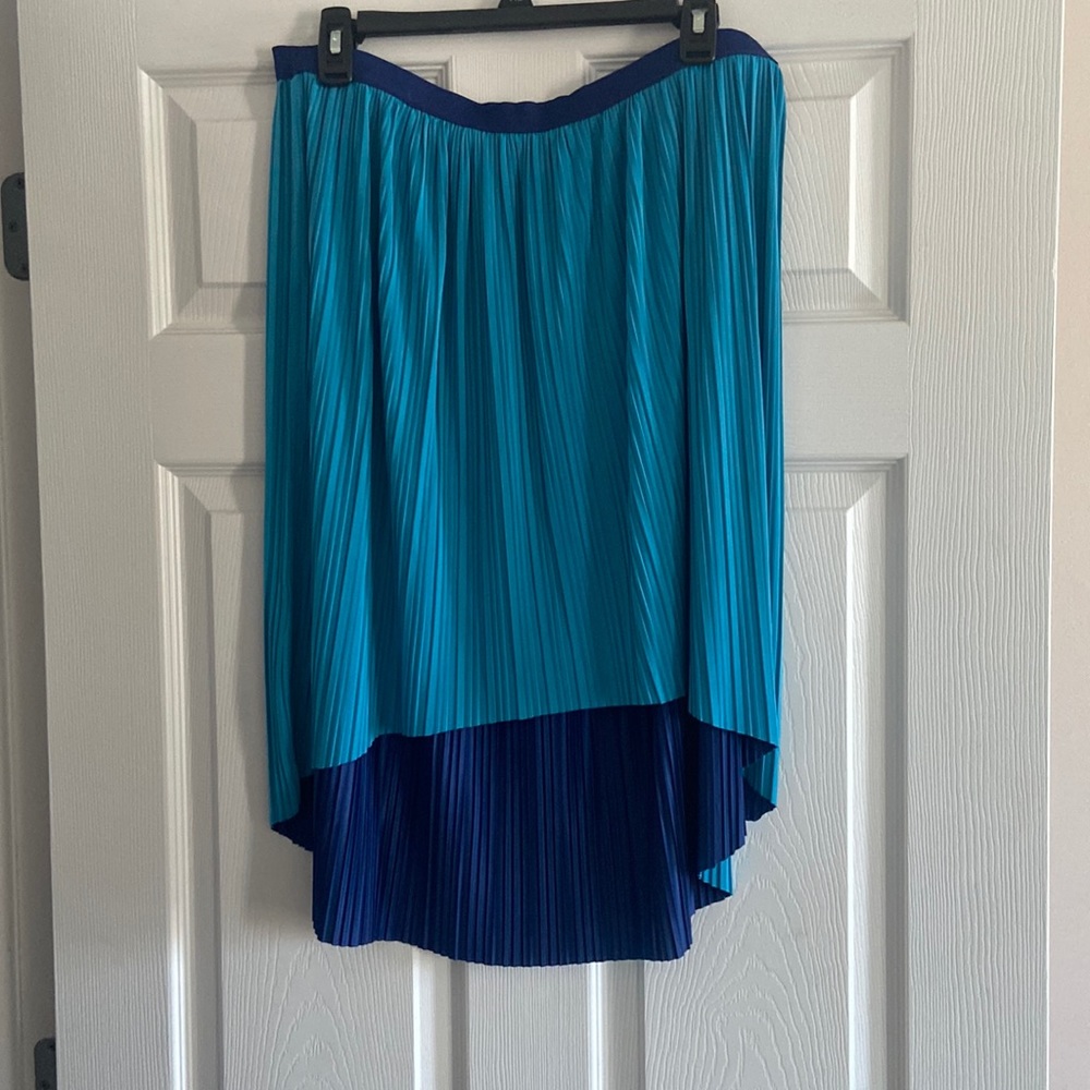 Pleated skirt